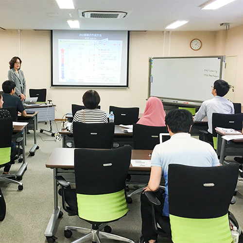 ひろしま社会医学系専門医プログラムの研修2年目に受講した、広島大学大学院公衆衛生学プログラム（MPHコース）の授業風景